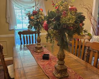 Dining Toom table and & chairs / just screaming to be painted