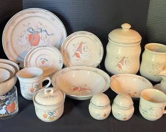 004 International Tableworks Marmalade Stoneware Dining Set