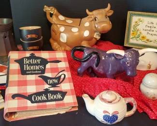 Cows In The Kitchen Cookie Jar, Cookbook, SP Shaker