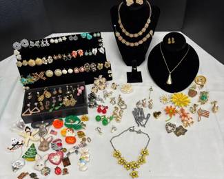 Vintage Clip On Earrings Broaches