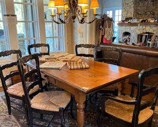 Farmhouse Table & Chairs (6 chairs +2 leafs)