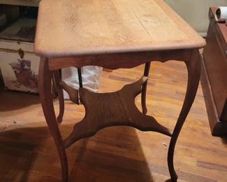 Oak Bowleg Occasional Table