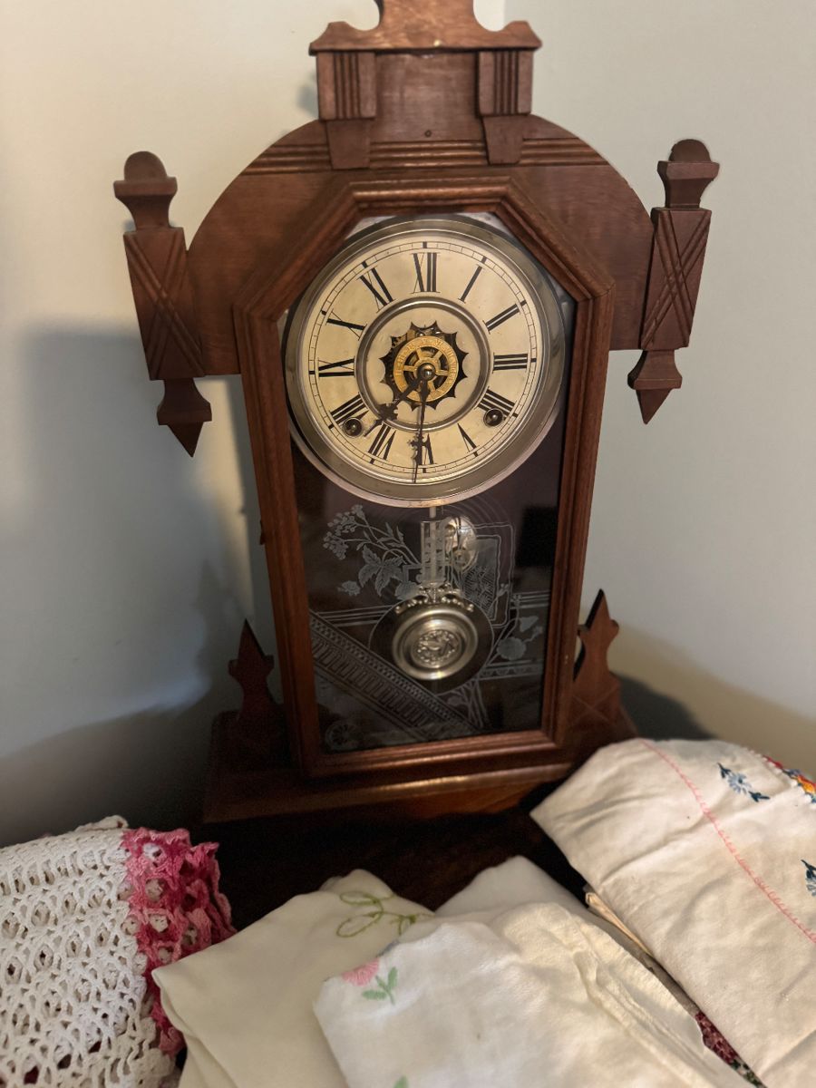 Antique grandmothers mantle clock