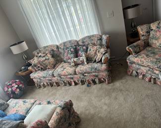 Beautiful 3 piece living room suite in fabulous condition. It sits great and would give a cool retro vibe to any room