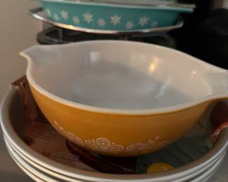 Pyrex pieces