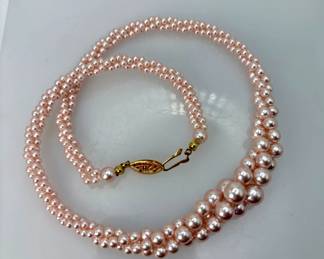 Pink pearl beaded necklace