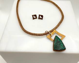 Malachite pendan necklace