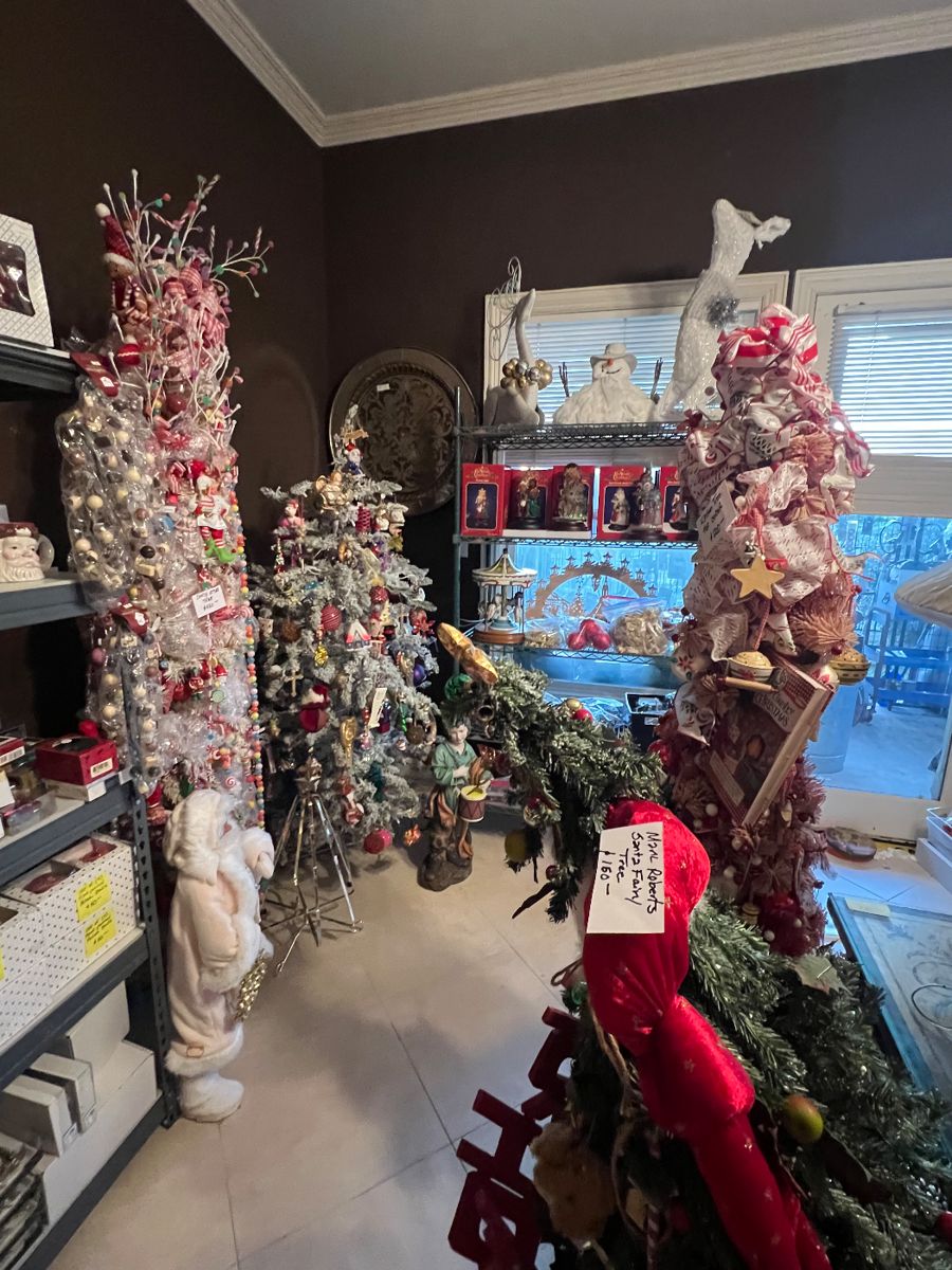 Fully decorated trees, ornaments, decor!