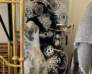 Large decorated tree black and white 