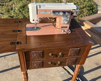 Universal sewing machine 