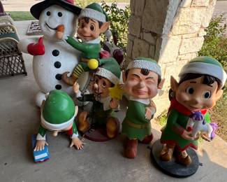 Elf set with snowman!