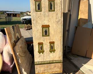 Quirky wine cabinet, paint it to your liking!