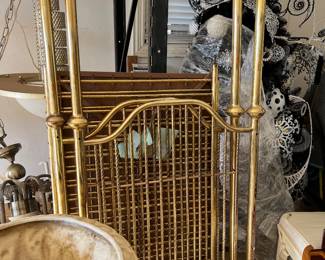 Gorgeous brass baby bed! 
