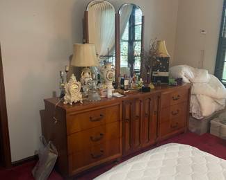 Need a dresser? Need a lamp? We’ve got ‘em!