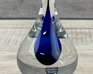 ORREFORS SWEDEN INTERMEZZO BLUE PAPER WEIGHT