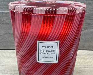 VOLUSPA CRUSHED CANDY CANE 5 WICK HEARTH CANDLE IN GLASS BUCKET W GLASS LID