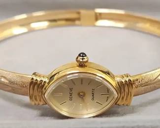  07 Beautiful 10kt Gold Geneve Quartz Watch 