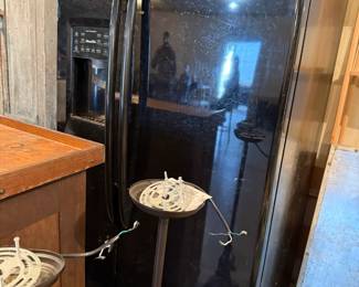 Side by side refrigerator