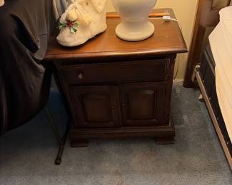 Ethan Allen end table x2