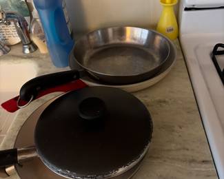 Pots 