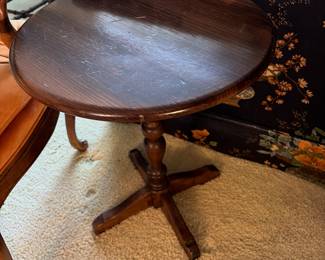 Accent table 