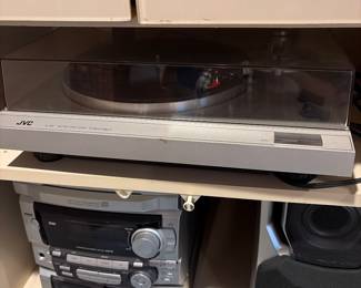 Turntable and stereo 