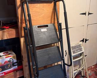 Step ladder 