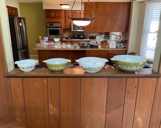 Nice Pyrex set very good condition