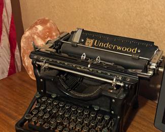 Antique underwood typewriter in fantastic condition