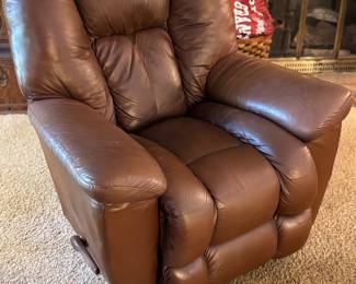 Very comfortable leather recliner