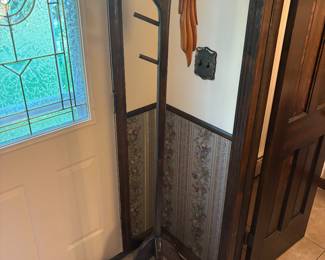Parrot coat rack
