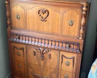 Stunning 1930's dresser