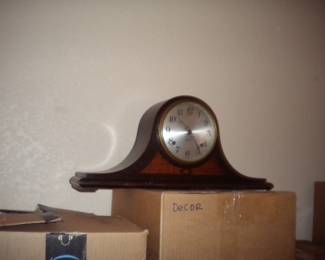 Mantle clock