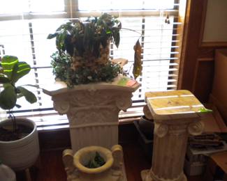 Pedestals and planters