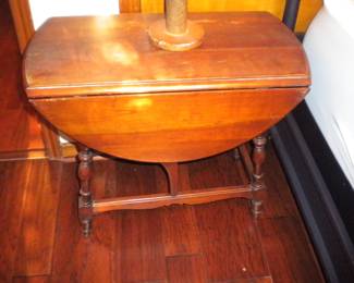 Double side small antique drop side table