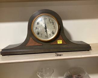 Seth Thomas mantle clock with key