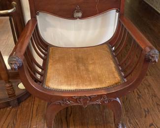 Savonarola hall chair