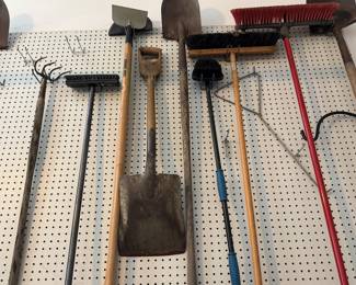Garage brooms & yard utensils 