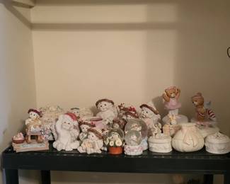 Vintage Dreamsicles Figurines "An Angle's Watching over you"