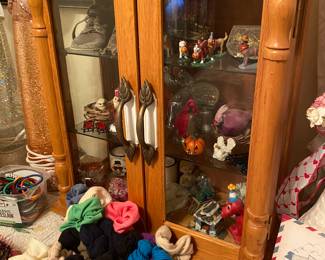 Tabletop or dresser top small display case