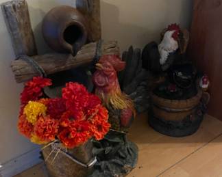 Rooster decorative statue or figurine