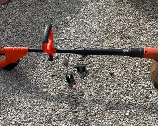 Black & Decker Battery Operated String Trimmer - Weed Wacker