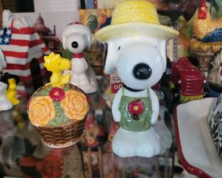 Gardening Snoopy & Woodstock Salt & Pepper shakers from cracker Barrel