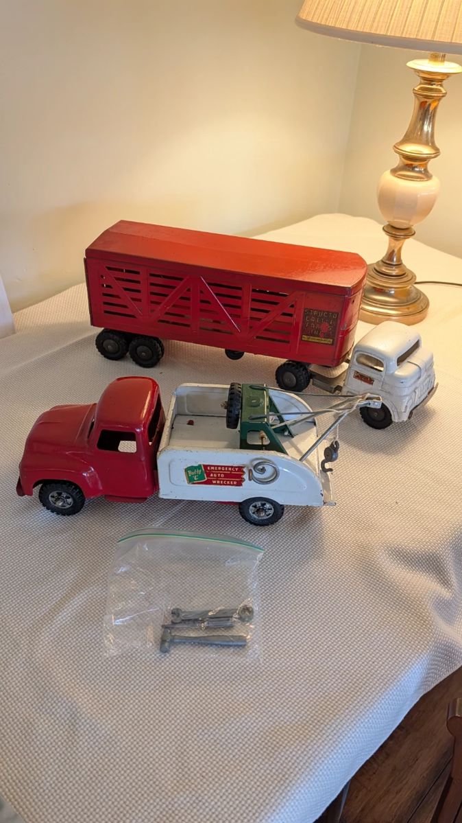 METAL TOY TRUCKS