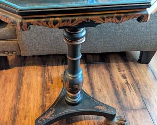 ANTIQUE TABLE