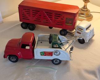 METAL TOY TRUCKS