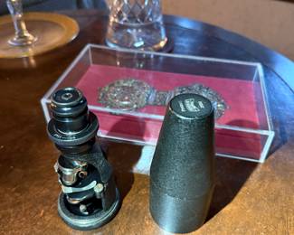 Vintage Bausch & Lomb Microscope Eyepiece and Objective Set
Classic optical components by Bausch & Lomb — includes adjustable eyepiece and lens assembly. Excellent for collectors of vintage scientific instruments or display.