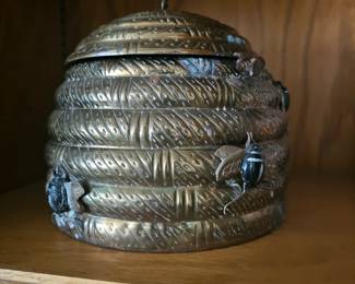 metal bee hive box with lid