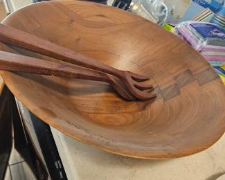 Mid-century bowl with serving pieces