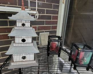 Outdoor decor and bird feeder